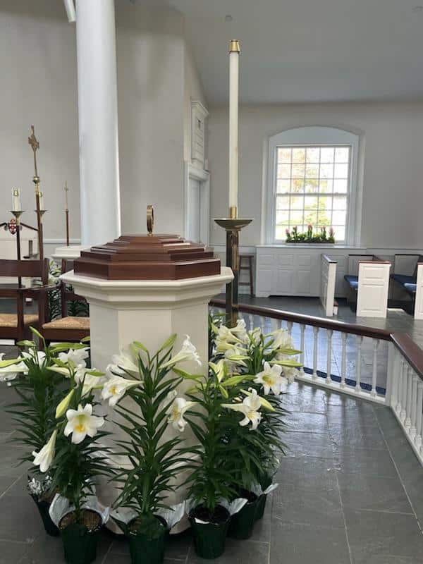 2024.03.30_Easter Flowers in the Chapel 1